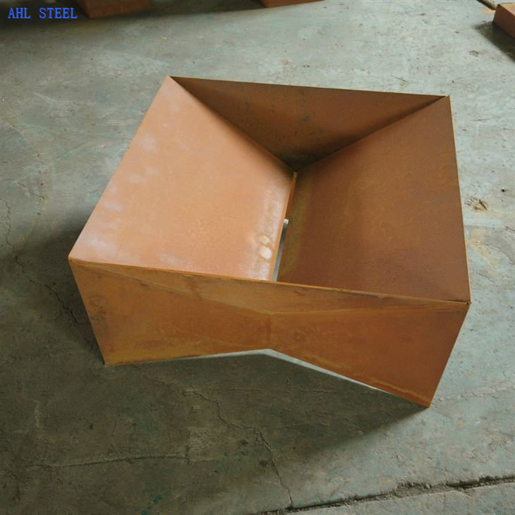 几何Corten Firepit.