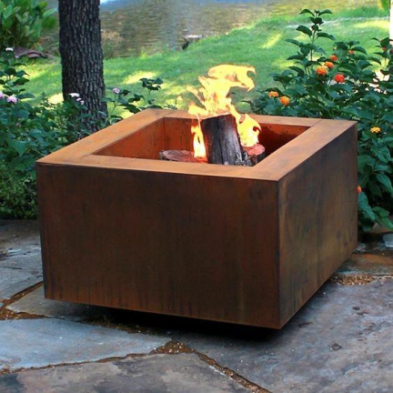 花园重型Corten Steel Fire Pit